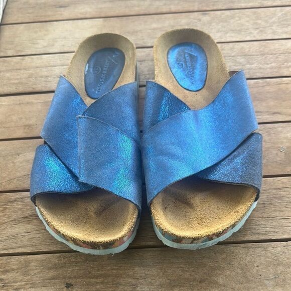 Anthropologie Criss-Cross Metallic
Slide Sandals 38=7 - Picture 2 of 7